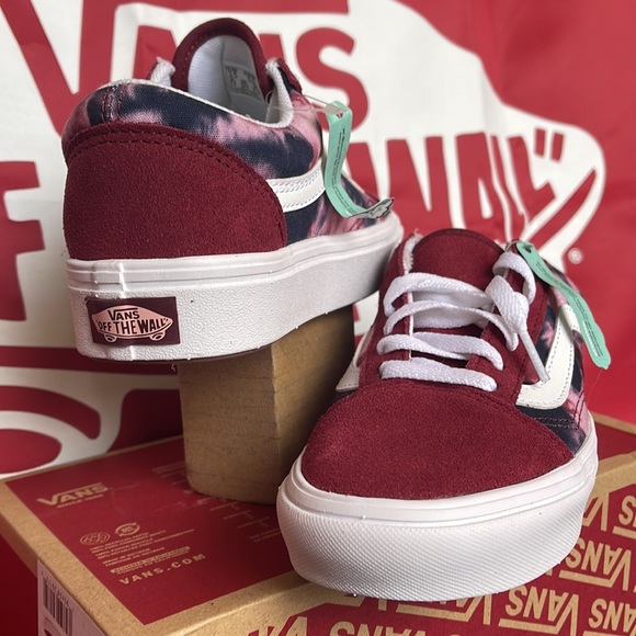 Vans Comfycush Old Sko
(Grunge Wash)Multi/Tiedye
VNOA5DYC9JZ
WMNS sneakers - Picture 10 of 16
